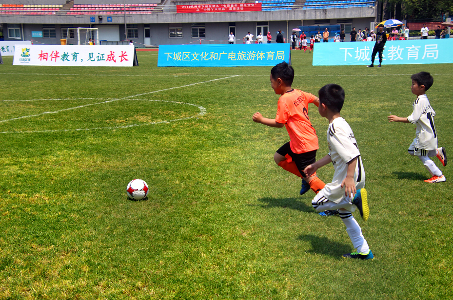 广州恒大客场1-3不敌苏宁易购、上海上港客场1-3输给山东鲁能、北京国安客场1-1战平深圳佳兆业