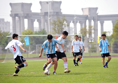 皇家马德里十大著名球星，齐达内上榜，第一当选FIFA年度最佳男足教练_排行榜123网